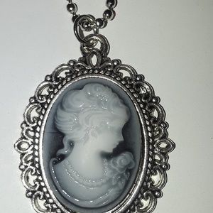 Cameo necklace brand new